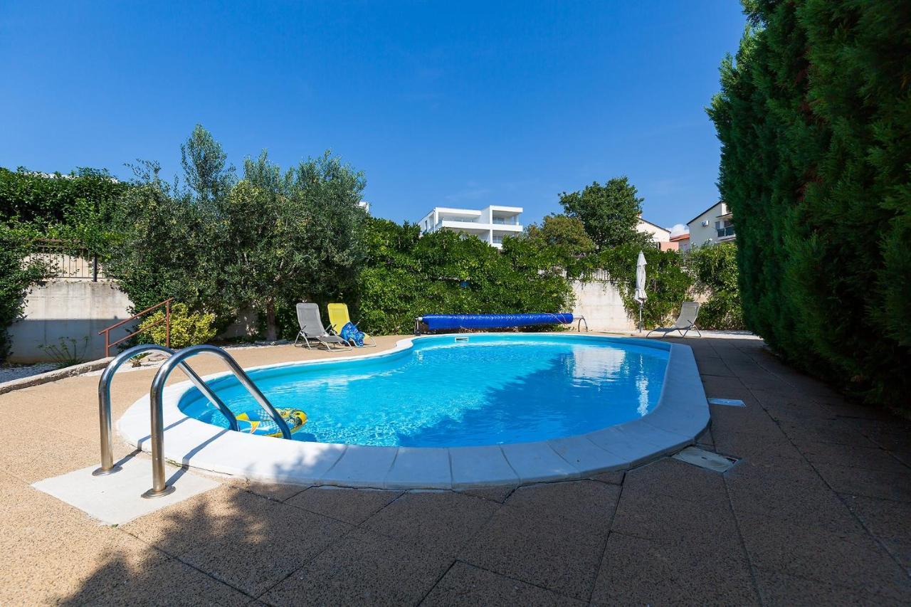 Apartments With A Swimming Pool Novigrad - 7078 Exterior photo